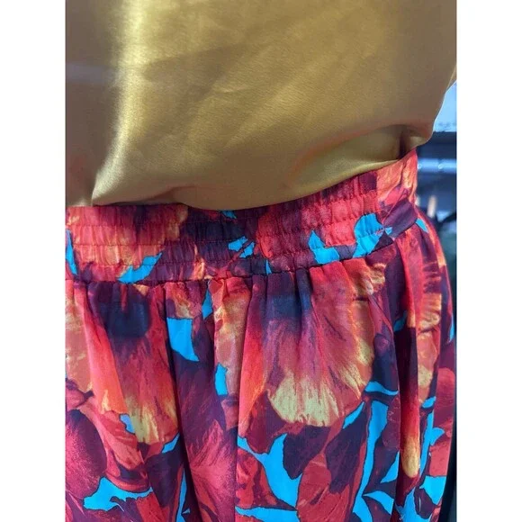 Beautiful Long Floral Skirt size Large stretchy band side slit in front of skirt - Picture 4 of 5